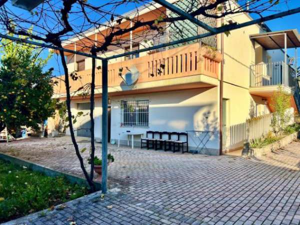 Foto Trilocale in affitto a Tortoreto