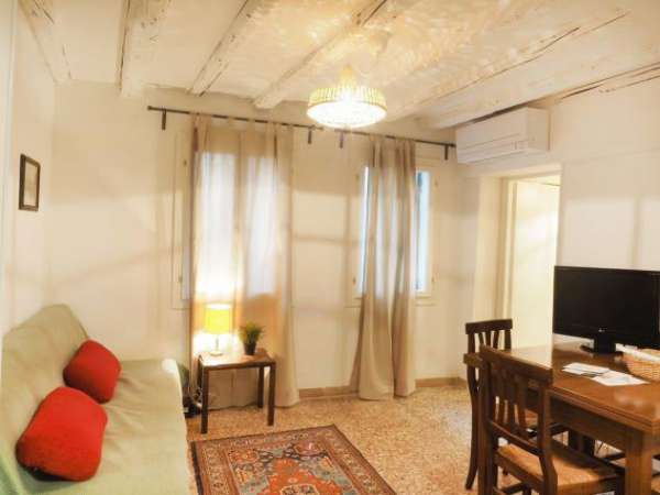 Foto Trilocale in affitto a Venezia