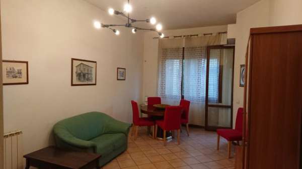 Foto Trilocale libero a 18 km da Firenze