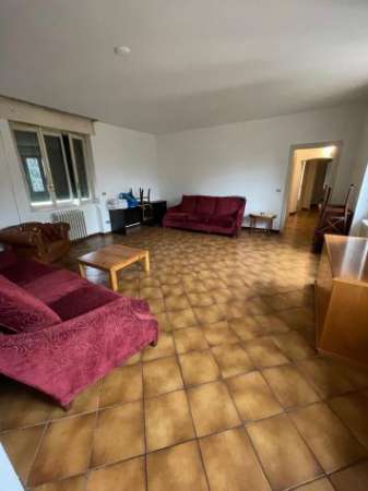 Foto trilocale per studenti 180 mq vicino al centro