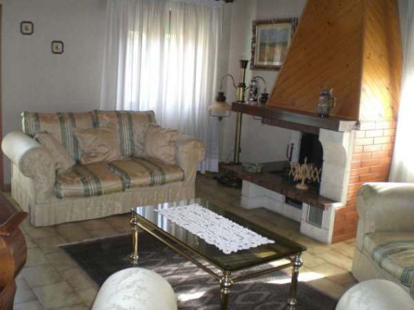 Foto TRILOCALE RISTRUTTURATO, ARCIDOSSO, m 70