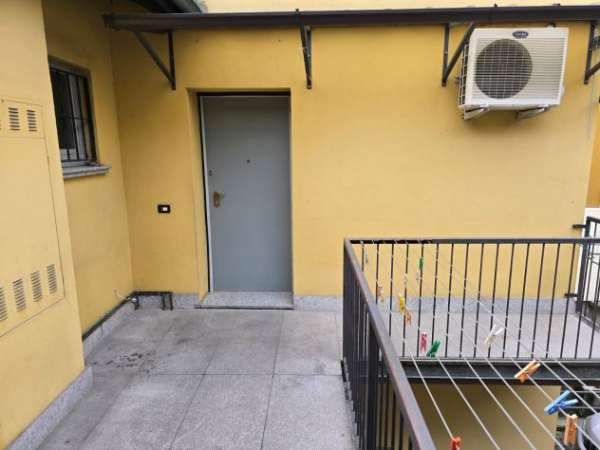 Foto Trilocale semi arredato a Brugherio