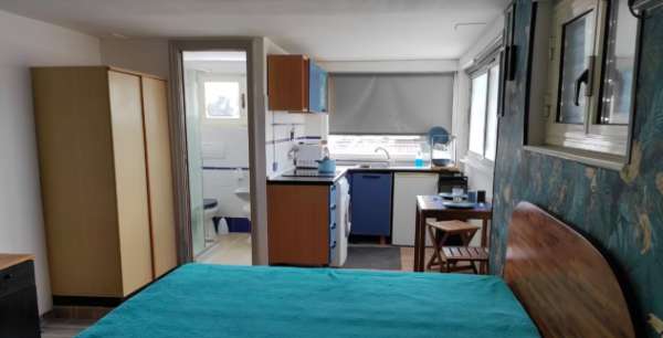 Foto TRIONFALE MONOLOCALE CON BALCONE E TERRAZZO