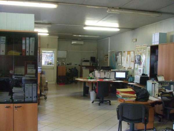 Foto TUSCOLANO - immobile  ingresso indipendente con ampia zona parcheggio