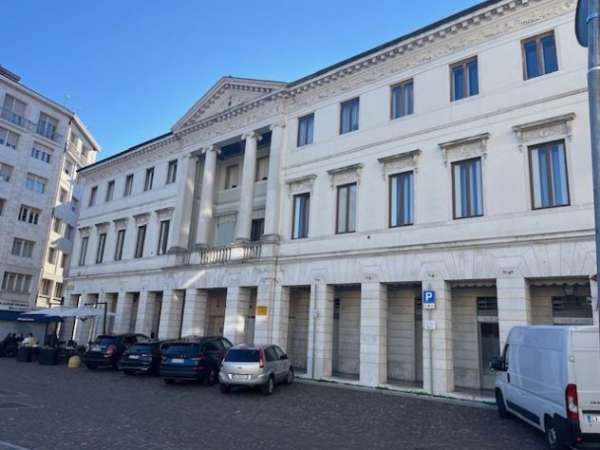 Foto UDINE PIAZZA XX SETTEMBRE