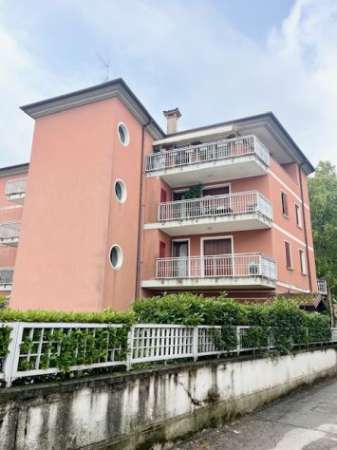 Foto Udine viale Trieste interni tricamere