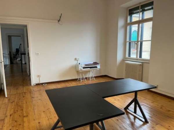 Foto Udine zona P.le Oberdan stanza uso ufficio