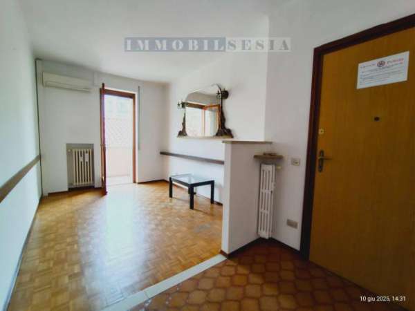 Foto Ufficio - Borgosesia . Rif.: 10742-a - affitto studio