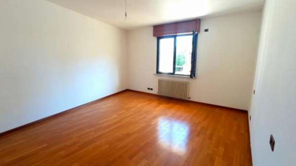 Foto Ufficio / Studio Medico in Palazzina con Ascensore