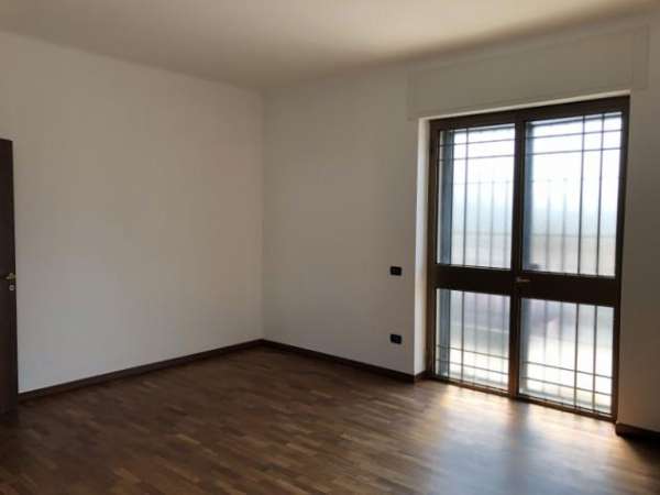 Foto UFFICIO 150 MQ. AFFITTASI ZAI, VICINO BAULI E ADIGEO, LIBERO