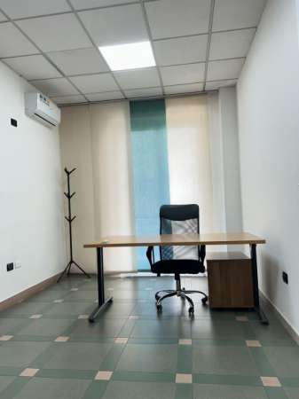 Foto Ufficio arredato tutto incluso pronta consegna