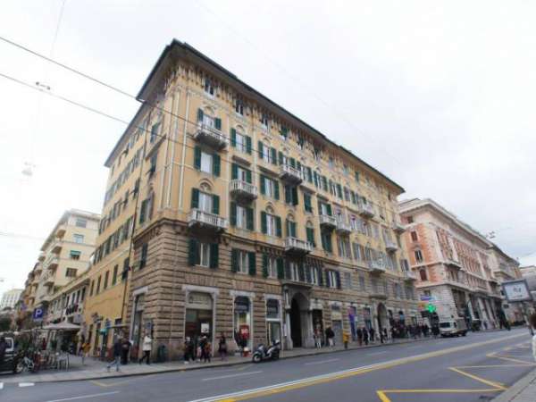 Foto Ufficio condiviso in affitto a Genova - 5 locali 225mq