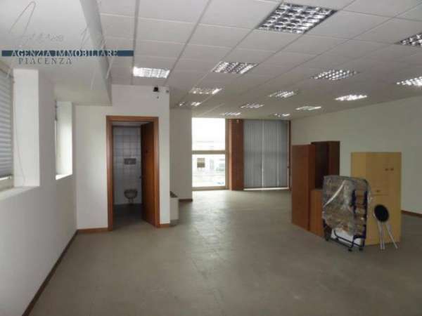 Foto Ufficio condiviso in affitto a Pontenure - 1 locale 100mq
