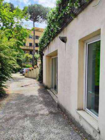 Foto Ufficio condiviso in affitto a Roma - 3 locali 90mq