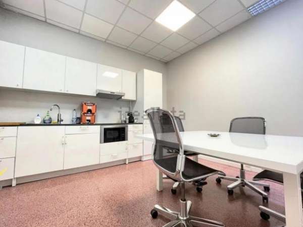 Foto UFFICIO di 10 vani e di 300 mq (AREZZO) rif. LEBOLE