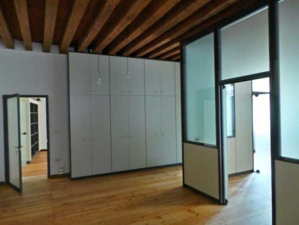 Foto Ufficio di 200mq in palazzo storico