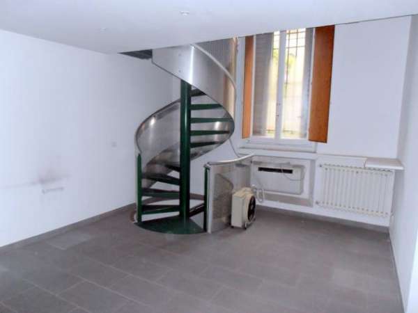 Foto UFFICIO di 3 vani e di 60 mq (FIRENZE - Comunale) rif. UF19/362