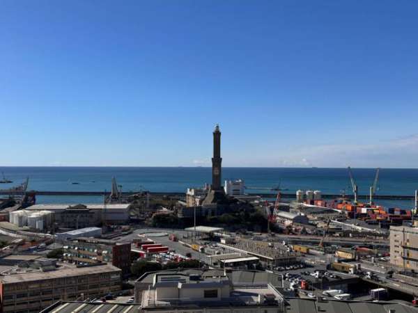 Foto UFFICIO di 7 vani e di 168 mq (GENOVA - Sampierdarena) rif. torri faro ufficio
