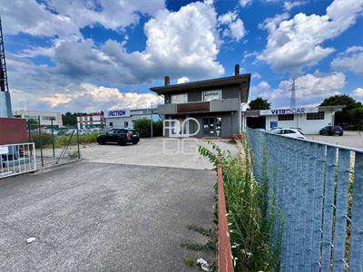 Foto Ufficio in Affitto, 1 Locale, 155 mq, Desenzano del Garda