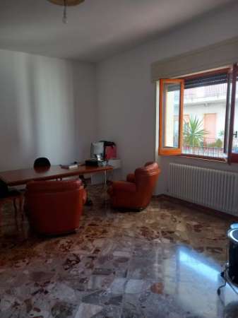 Foto Ufficio in affitto