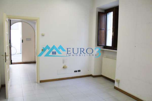 Foto UFFICIO in AFFITTO a ASCOLI PICENO