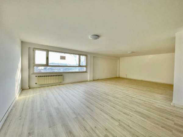 Foto Ufficio in affitto a Bagnolo San Vito - 2 locali 90mq