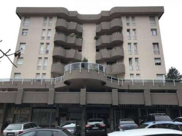 Foto Ufficio in affitto a Cantu' - 2 locali 82mq