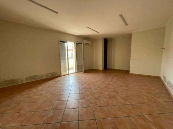 Foto Ufficio in affitto a Casapulla