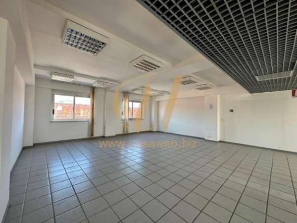 Foto Ufficio in affitto a Caserta - 14 locali 586mq