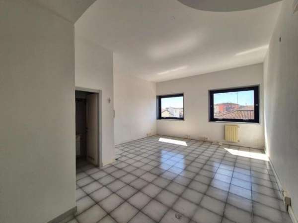 Foto Ufficio in affitto a Castelfranco di Sotto 74 mq  Rif: 1325601