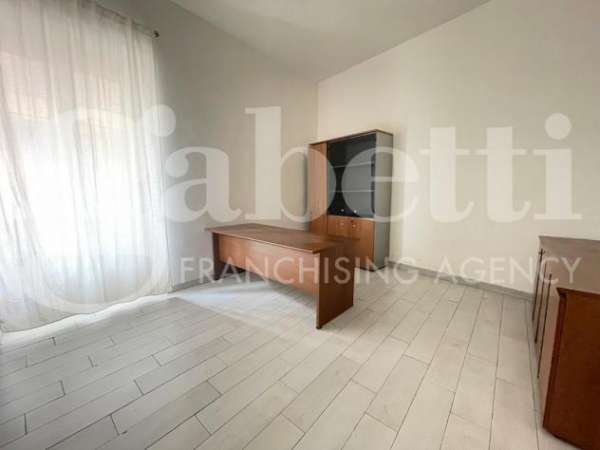 Foto Ufficio in affitto a Frattamaggiore - 3 locali 75mq