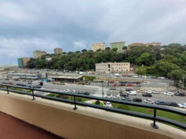 Foto Ufficio in affitto a Genova