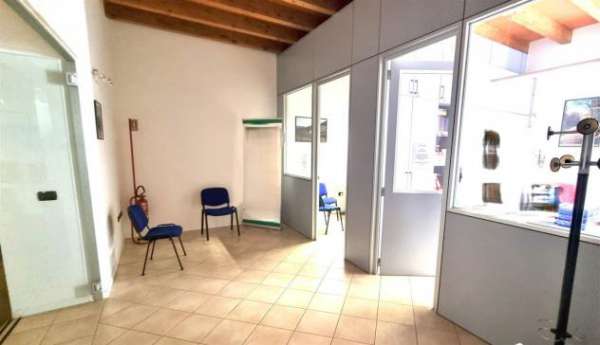 Foto Ufficio in affitto a Langhirano