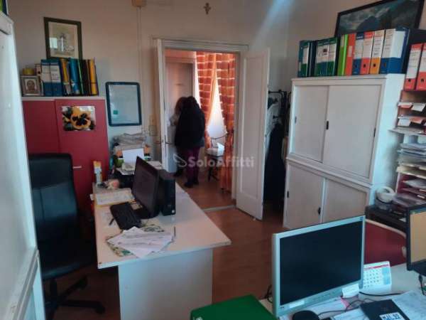 Foto Ufficio in affitto a Livorno