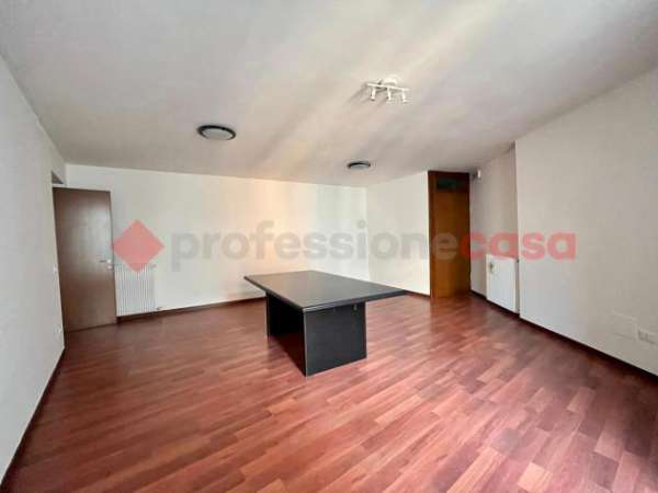 Foto Ufficio in affitto a Lonigo - 3 locali 120mq