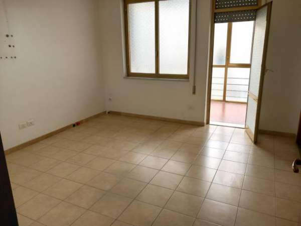 Foto Ufficio in affitto a Massa 110 mq  Rif: 1104772
