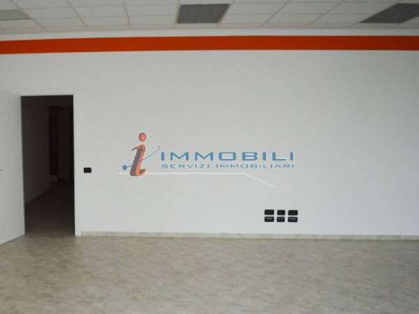 Foto Ufficio in Affitto a Milano Corvetto