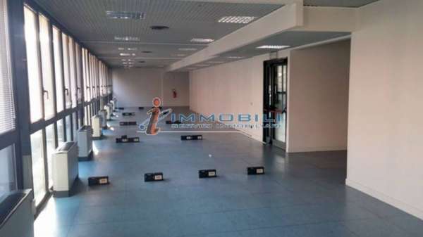 Foto Ufficio in Affitto a Milano Corvetto