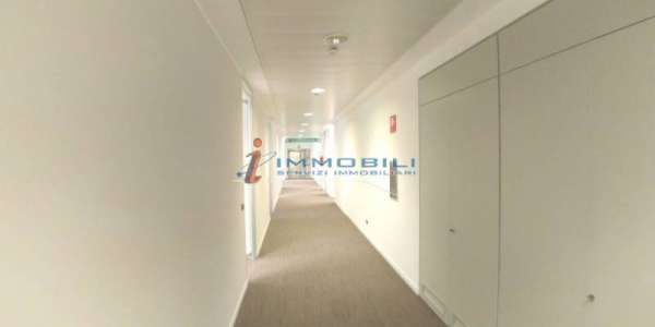 Foto Ufficio in Affitto a Milano Porta Genova