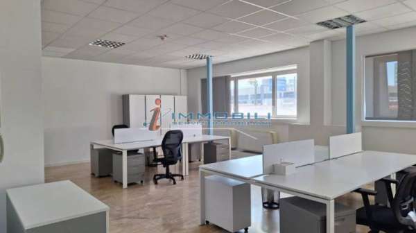 Foto Ufficio in Affitto a Milano Porta Genova