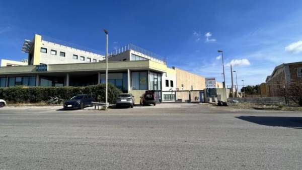 Foto Ufficio in affitto a Modugno