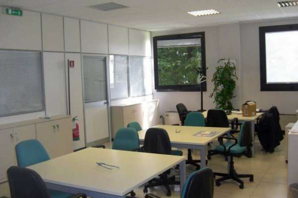 Foto Ufficio in Affitto a Peschiera Borromeo