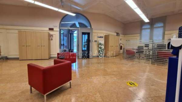 Foto Ufficio in affitto a Reggio Emilia - 10 locali 400mq