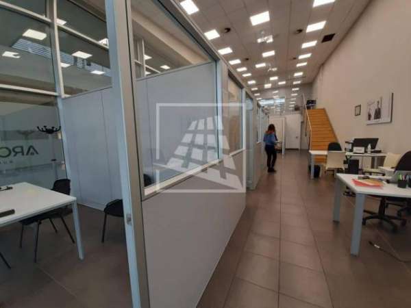 Foto Ufficio in affitto a Reggio Emilia - 3 locali 200mq