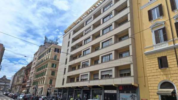 Foto Ufficio in affitto a Roma - 20 locali 6472mq