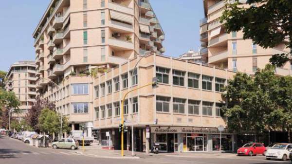 Foto Ufficio in affitto a Roma - 6 locali 2485mq