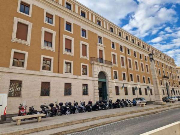 Foto Ufficio in affitto a Roma - 870mq
