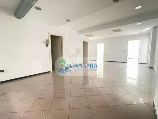 Foto Ufficio in affitto a San Benedetto del Tronto