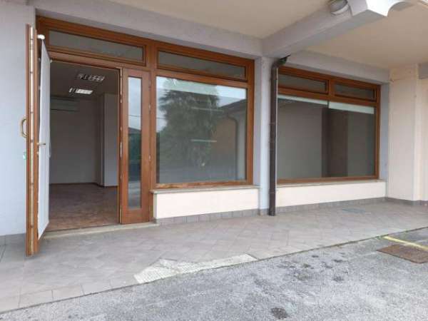 Foto Ufficio in affitto a San Giovanni Al Natisone - 2 locali 135mq
