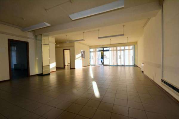 Foto Ufficio in affitto a Sant'Anna - Lucca 420 mq  Rif: 1073597